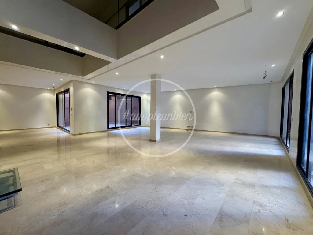 grand duplex à vendre à l’hivernage