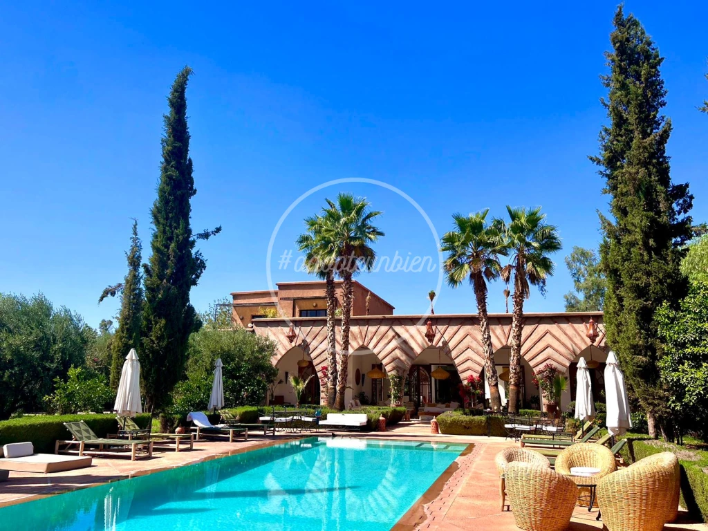 somptueuse villa, piscine, vue sur l'atlas